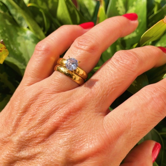 NWT Engagement circonia and wedding band set Stainless Steel Gold Size 8 - Picture 17 of 17